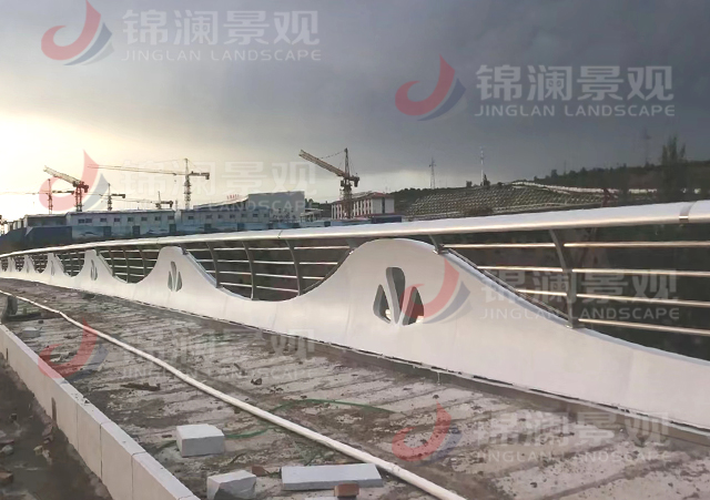 铸造石栏杆,铸造石挂板,晶铸石挂板,晶铸石栏杆,铸造石树池坐凳,泰科石树池,晶铸石,精铸石,泰科石,铸造石桥梁装饰