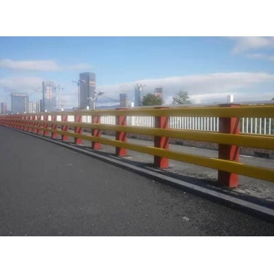 我们的桥梁栏杆需要达到哪些强度，才可以使公交车才不会坠江