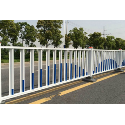 市政护栏如何面对风吹日晒